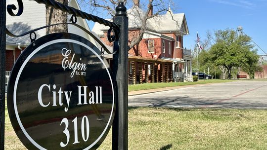 EDC picks up two downtown Elgin properties