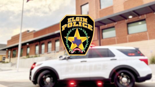Highway pileup kills 2 Saturday