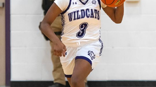 Lady Cats down Eagles, 40-14