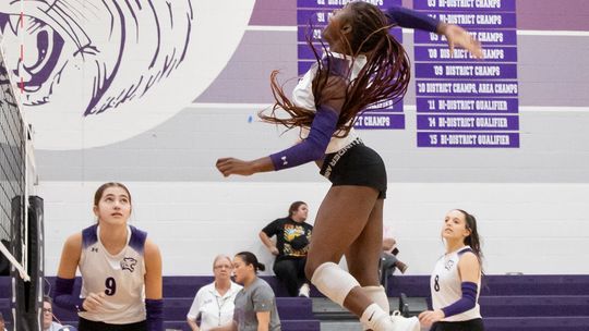 Lady Cats notch first district win since 2022