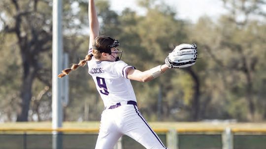 Lady Cats top Mustangs, fall to Hawks