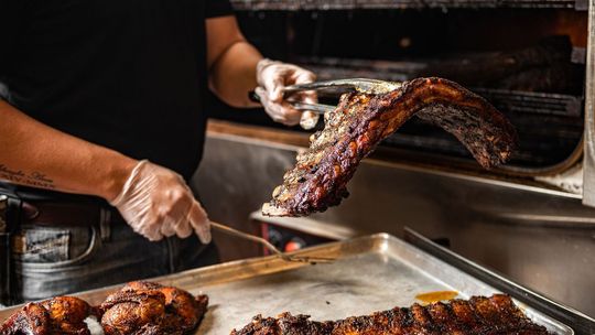 Smokey Mo’s fires up Bastrop plans