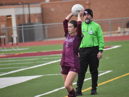 Bears soccer still seeks first district win 