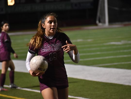 Olivia Altamirano Newman gets in position for a throw-in pass. Photo by Quinn Donoghue