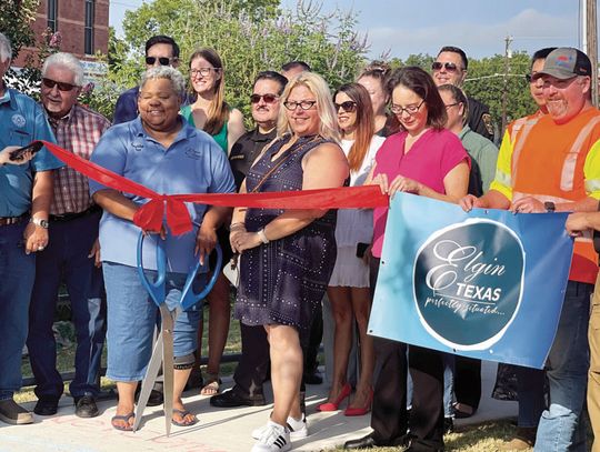 Connecting Elgin one sidewalk at a time