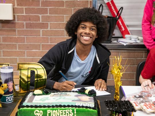 District hosts first arts signing