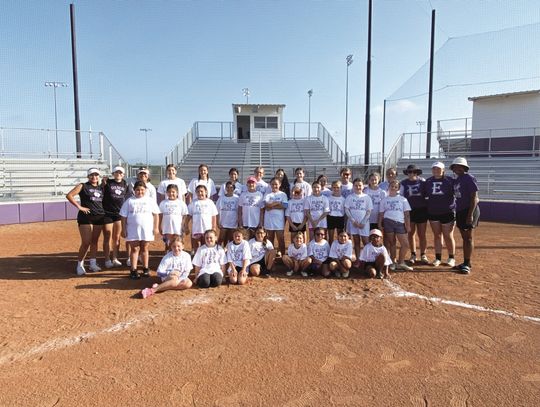 Elgin baseball and softball host youth camps