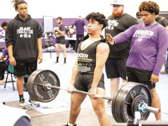 Elgin powerlifting hosts Wildcat Invitational