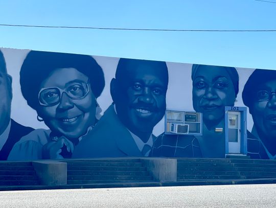 Elgin’s “Black Icons Mural” takes a tour