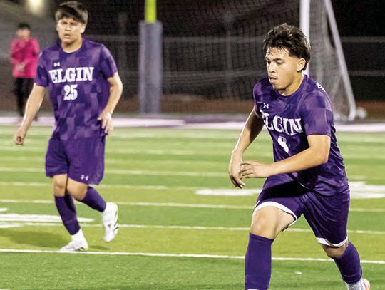 Elgin soccer star adds to list of college commitments