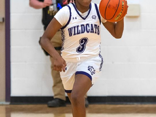 Lady Cats down Eagles, 40-14