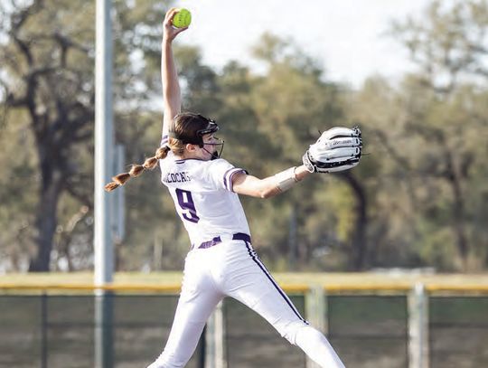 Lady Cats top Mustangs, fall to Hawks