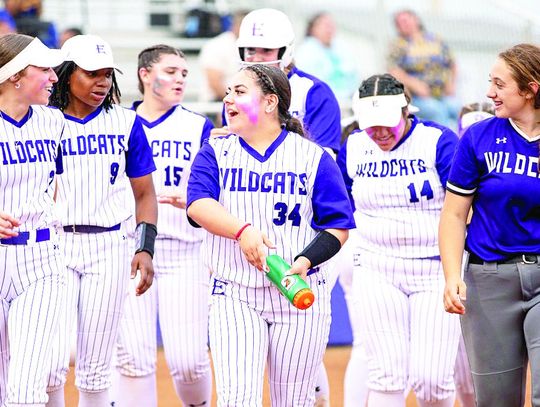 Lady Wildcats knock off Lady Knights