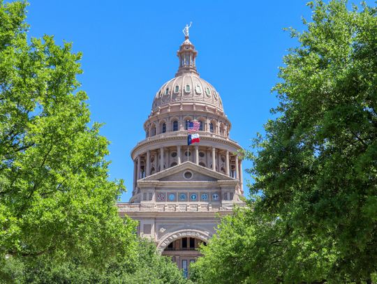 Lege gets to work in fourth special session. Photo courtest: Clark Van Der Beken-Unsplash.