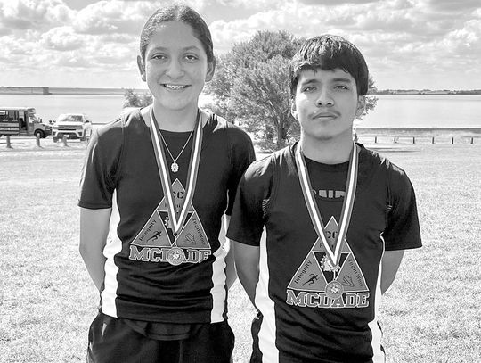 McDade sophomore makes regionals