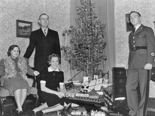 New exhibit calls for holiday traditions