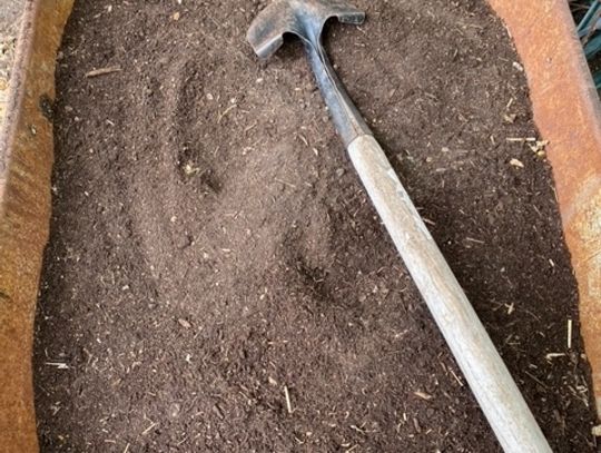 One or two inches of compost on existing beds will refresh the soil by adding nutrients, breaking up heavy clay and improving moisture retention. Courtesy photo