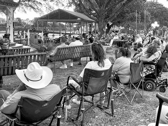 Smithville memorial draws crowd for Charlie Kirk