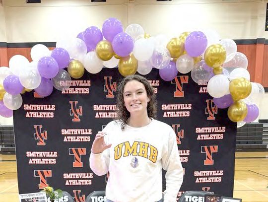 Smithville senior signs with Mary Hardin-Baylor