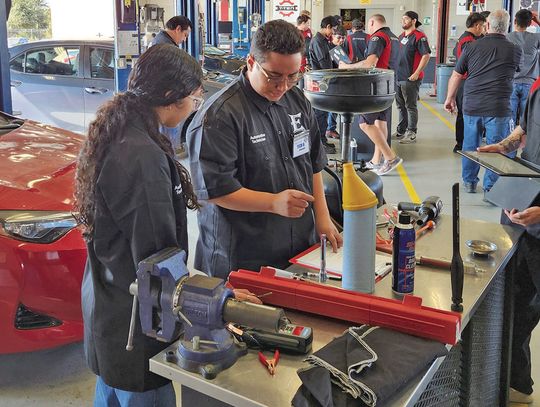 Students impress at auto tech contest