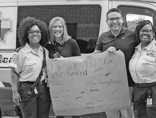 Students show appreciation for first responders