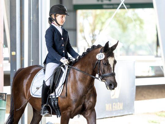 Teen rider makes national dressage cut