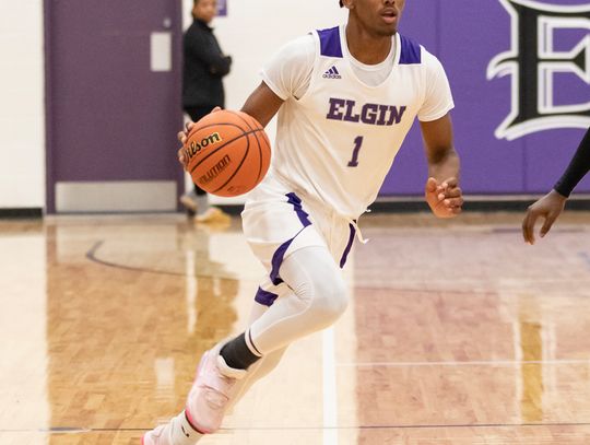 Nathen Lewis reads the opposing defense before making his move. Lewis had a stellar season and will return for his senior year. Photo by Erin Anderson