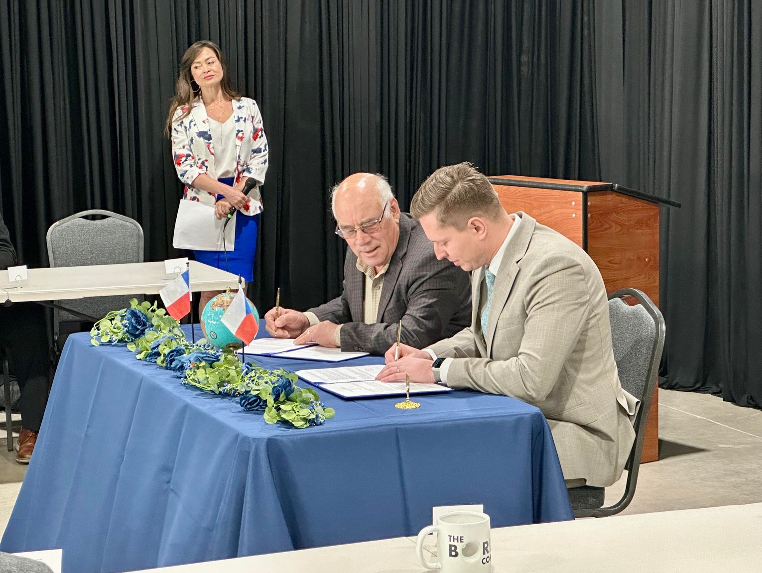 Bastrop County signs international partnership with Czech region