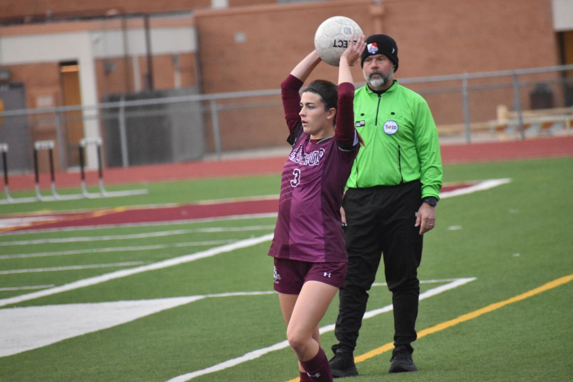 Bears soccer still seeks first district win 