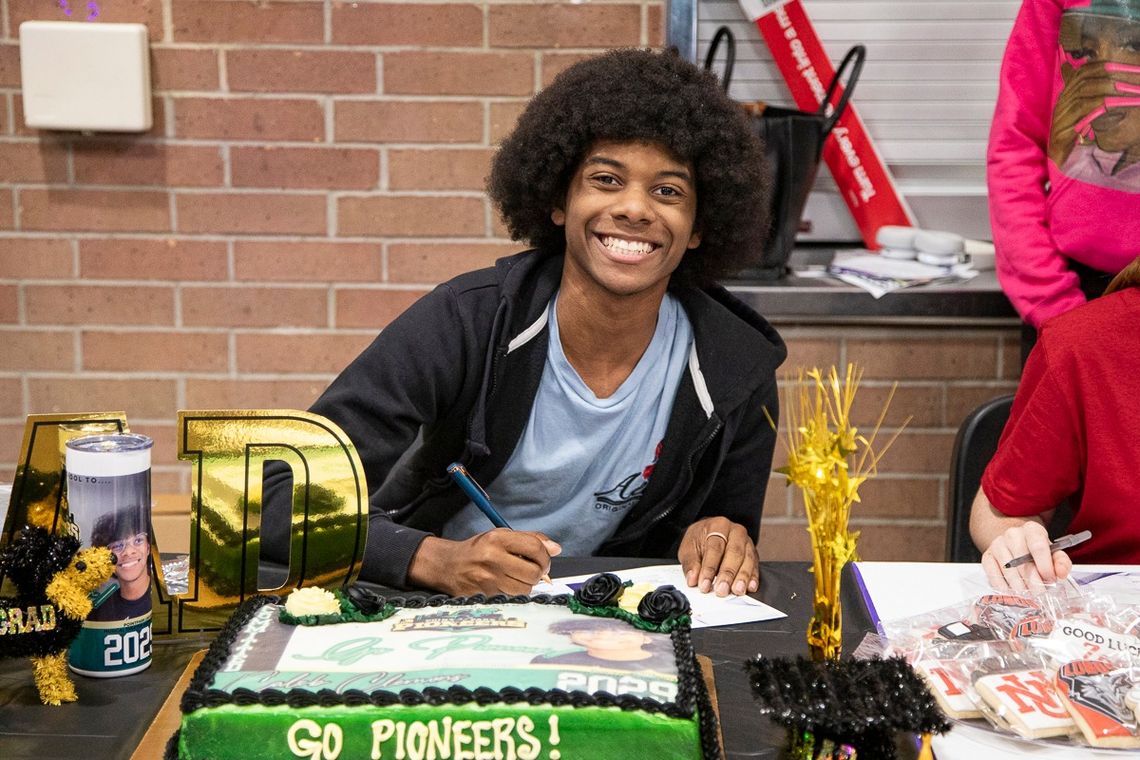 District hosts first arts signing