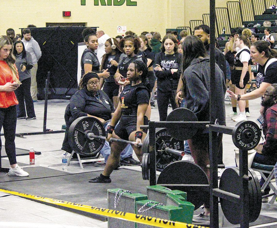 Elgin powerlifting thrives at Taylor meet