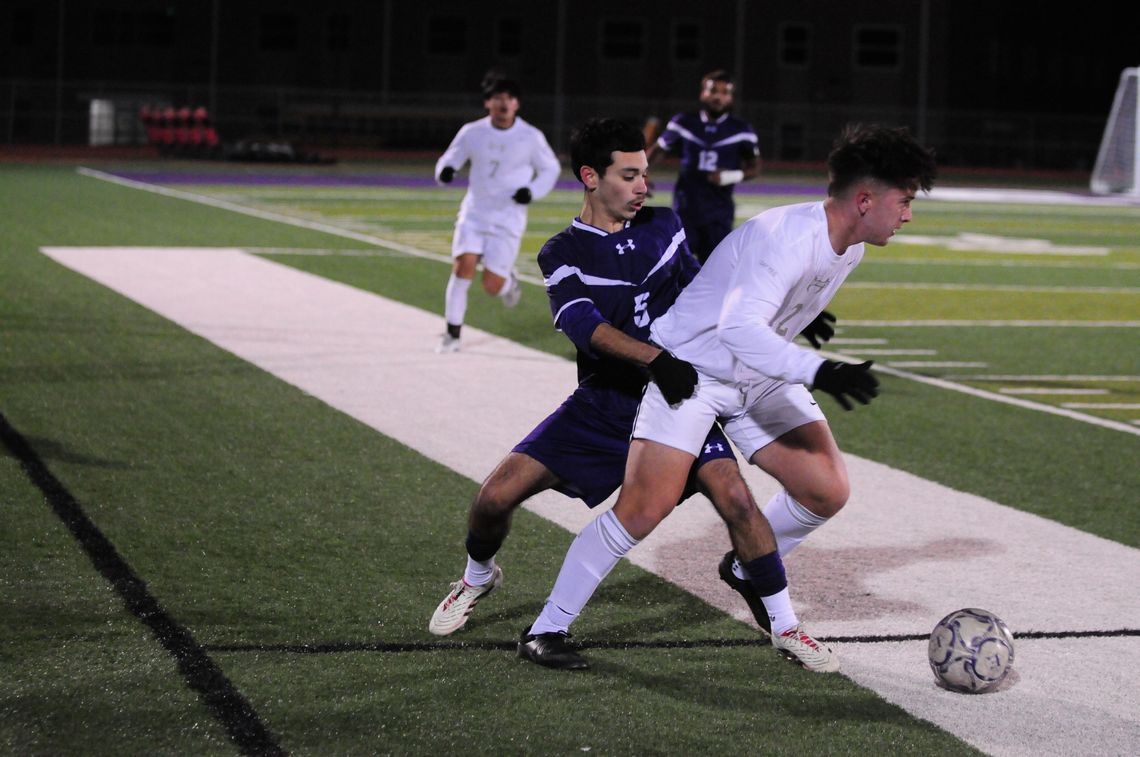 Elgin’s offense falters again