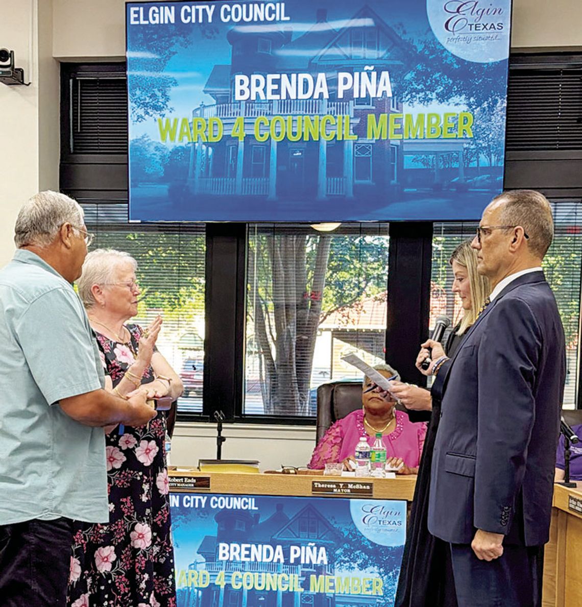 Elgin swears in four, addresses vacancies Elgin swears in four, addresses vacancies