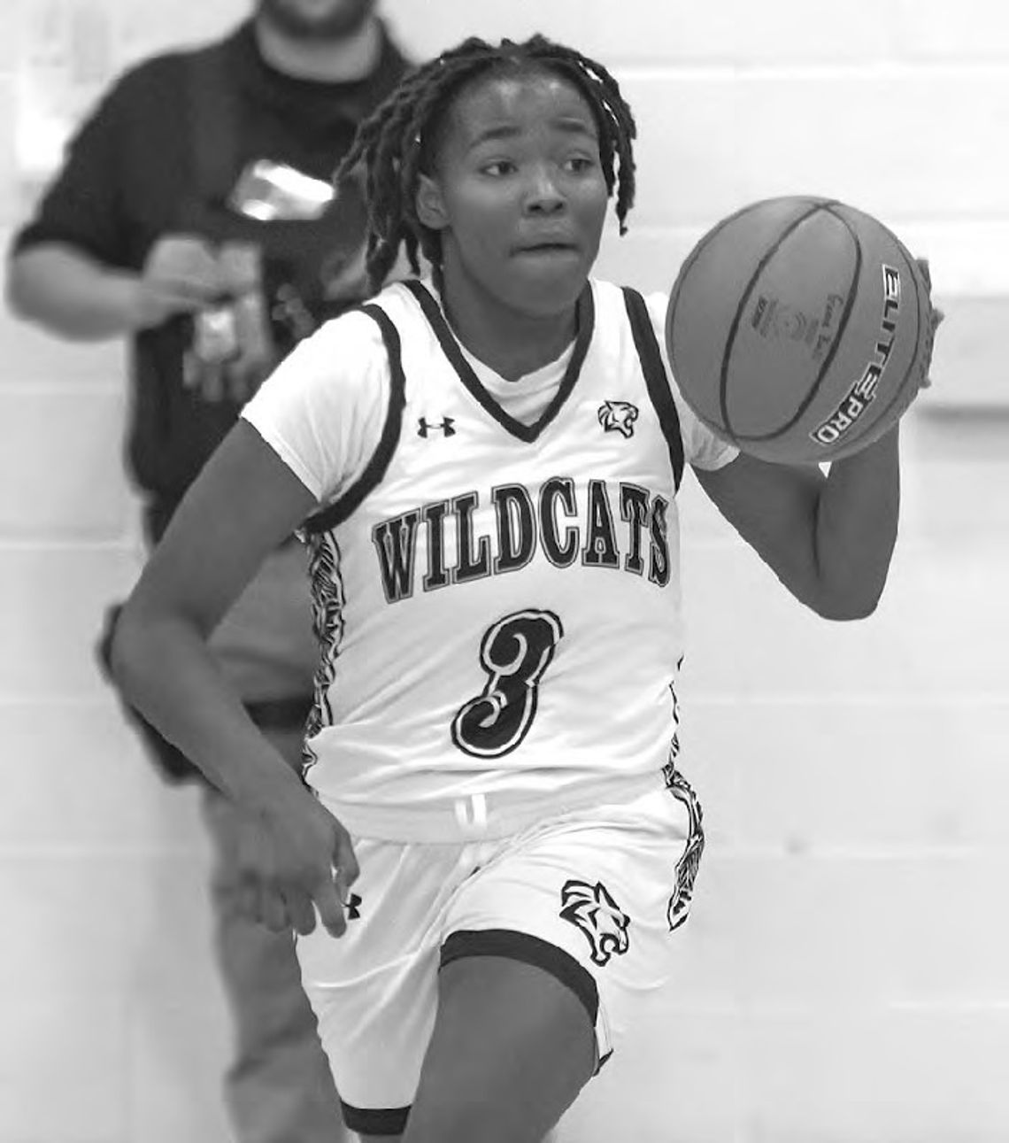 Lady Cats down Eagles, 40-14