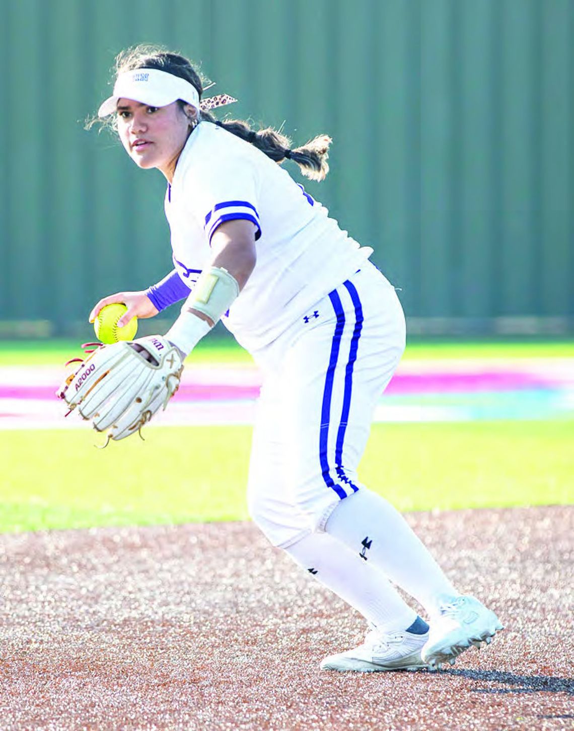 Lady Cats hold strong in shootout for first district win