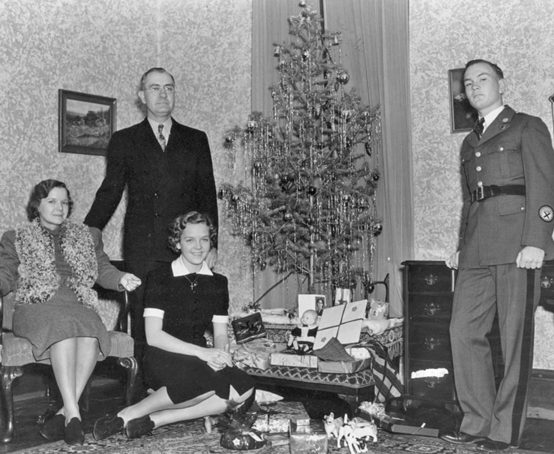 New exhibit calls for holiday traditions