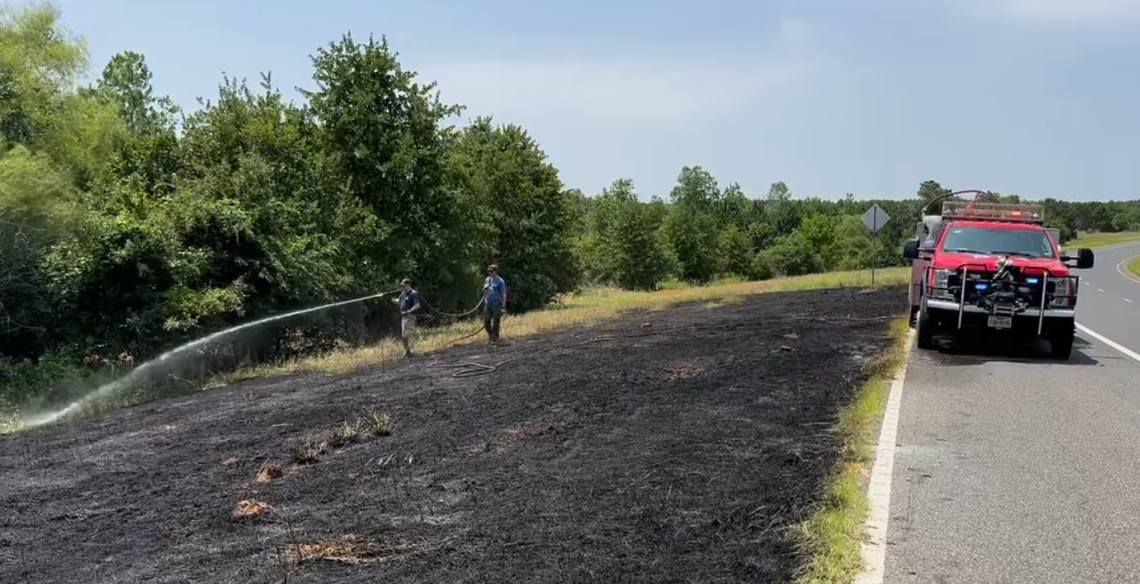 Roadside blaze rapidly contained