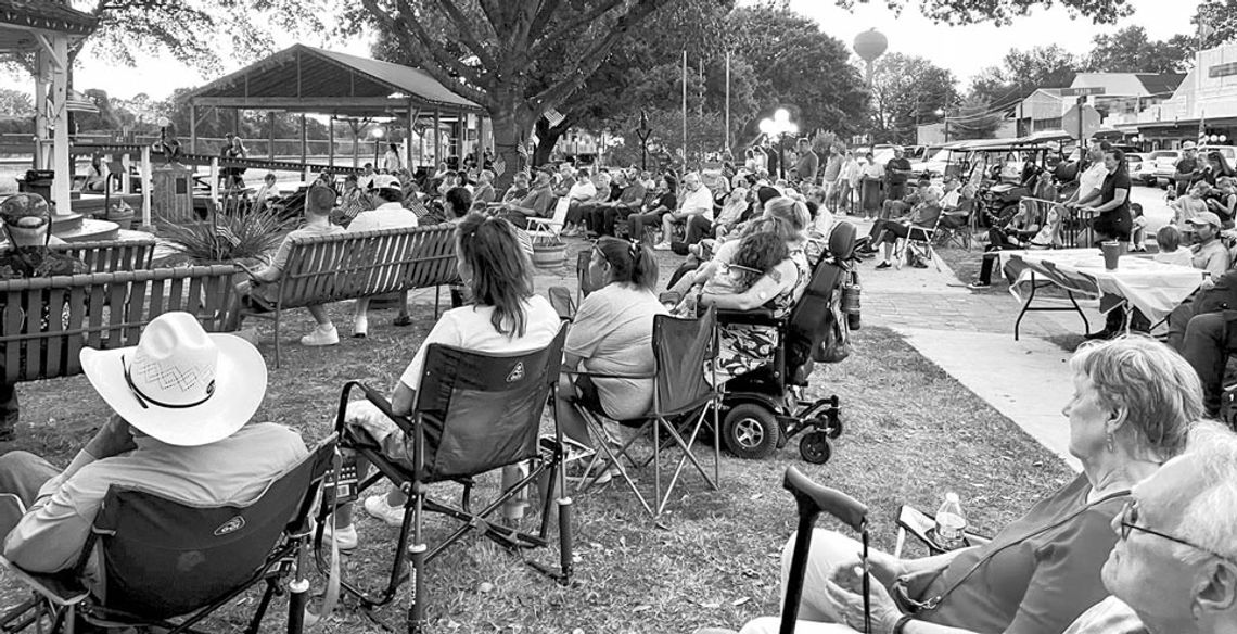 Smithville memorial draws crowd for Charlie Kirk