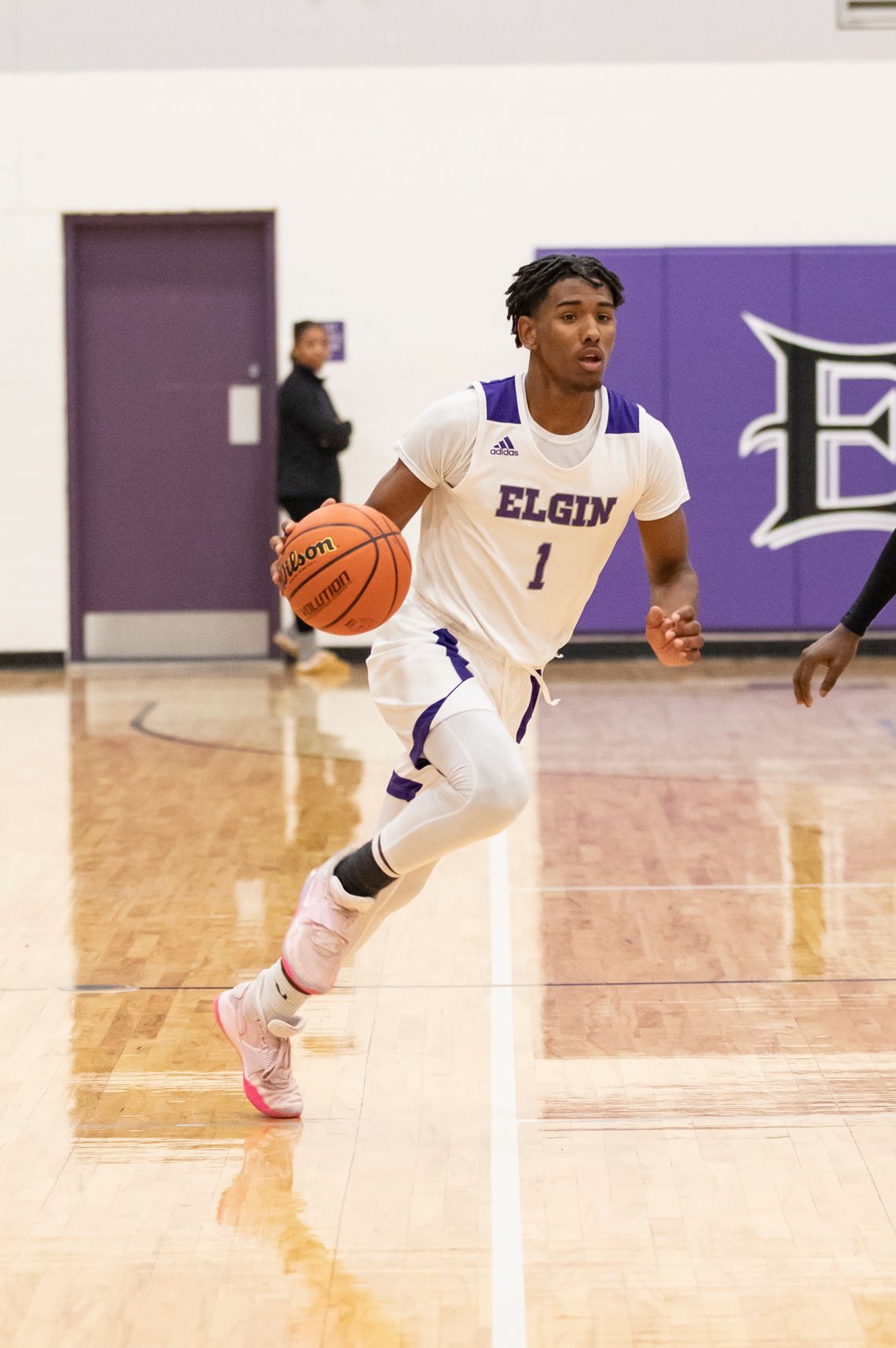 Nathen Lewis reads the opposing defense before making his move. Lewis had a stellar season and will return for his senior year. Photo by Erin Anderson