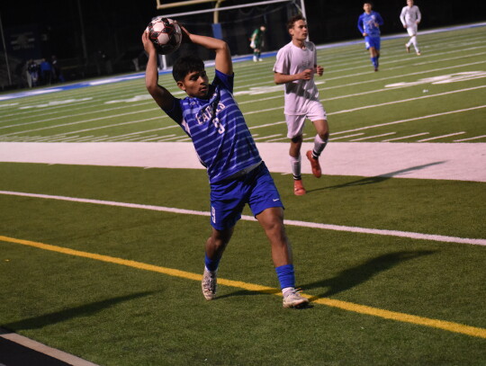 Manny Carreno Medina finds an open teammate slashing towards the goal and delivers a throw-in pass. Photo by Quinn Donoghue