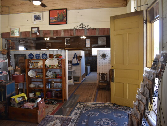 The door at McDade Antiques and Marketplace in McDade readies to welcome in customer during the store's grand opening April 1. Photo by Fernando Castro